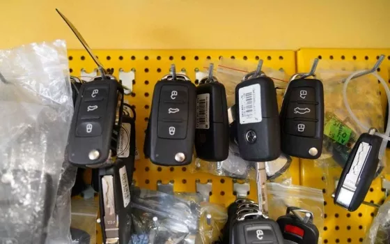 Profesionali Nissan raktų gamyba Vilniuje